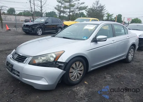 2010 Honda Accord 2.4 Lx z USA, uszkodzony, nr VIN 1HGCP2F33AA003011